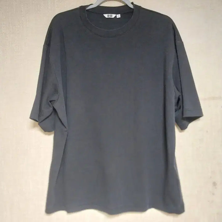 [SOLD OUT] 유니클로/110) 에어리즘 블랙반팔티