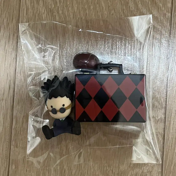 [BUNJANG] Hunter x Hunter Leorio Paladin Petal Mini Figure Gacha / 헌터헌터 레오리오 페타돌 소형 리멘트 피규어 가챠
