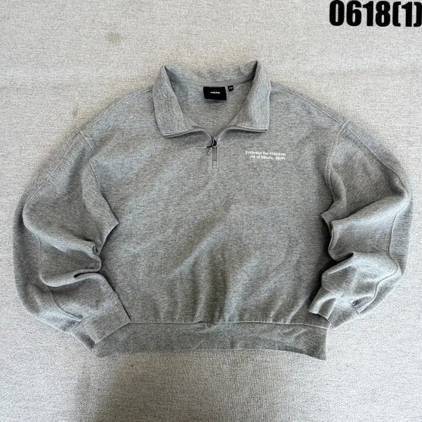 [BUNJANG] Nepa Grey Half-Zip Sweatshirt Size 100 / 네파 반집업 맨투맨 그레이 100