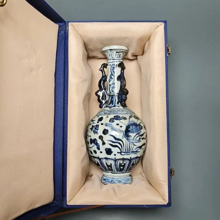 [BUNJANG] Daemyeong Seondeok Period Blue-and-White Twin Dragon Vase Chinese Ceramic Antique / 대명선덕년제 청화 어조문 쌍룡이 병 중국도자기 골동품 고미술품 수집품