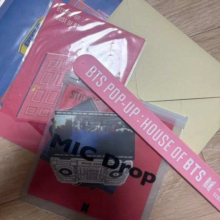[BUNJANG] BTS Popup Bundle Set Postcards &amp; Bracelet Microphone Drop Sticker / 방탄소년단 팝업 물건 일괄