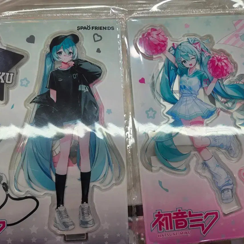 [BUNJANG] SPAO x Hatsune Miku Acrylic Stand + POB (Sealed) / 미개봉) 스파오 X 미쿠 아크릴 스탠드 + 특전