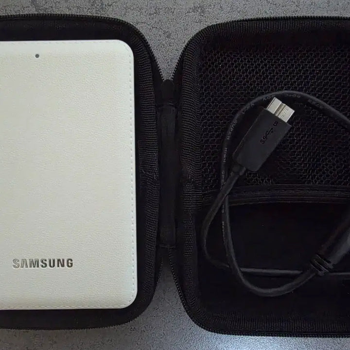 [BUNJANG] Samsung External Hard Drive Y3, J3 4TB (2 Units) / 삼성 외장하드 Y3,J3 4테라 2개 판매합니다 분할 가능 개당 11