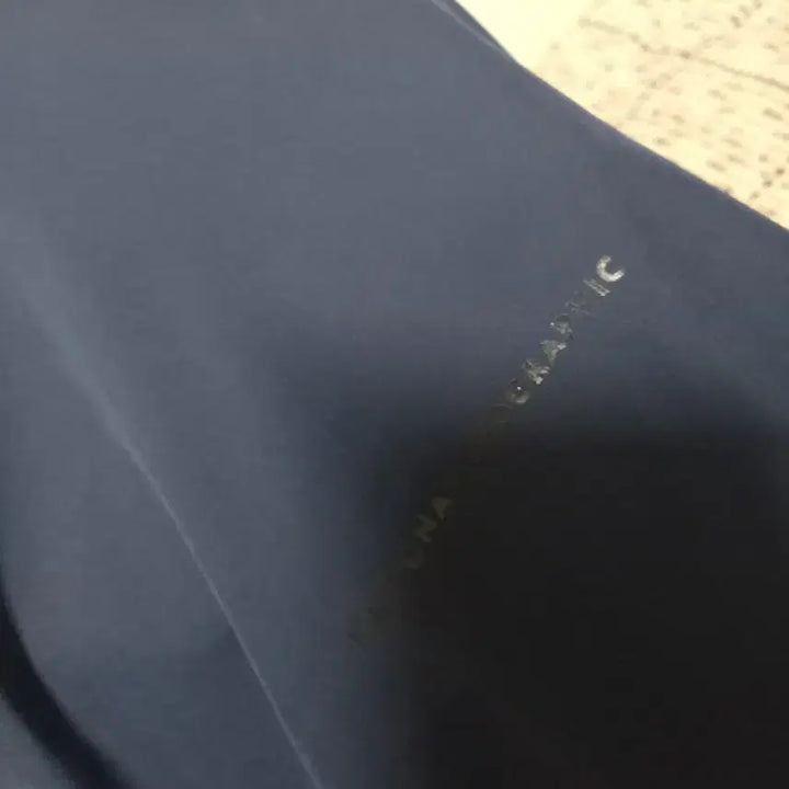 [BUNJANG] National Geographic Woven Half-Sleeve Windbreaker T-Shirt Size 110 / 내셔널 지오그래픽 우븐 바람막이 반팔티 110 2025년식 상태A급 @@