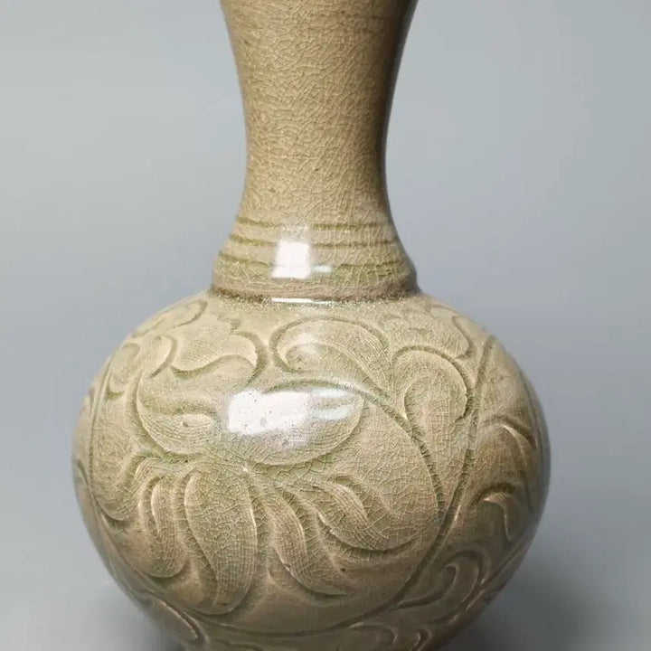 [BUNJANG] Yoju Kiln Celadon Vase with Engraved Vine Motifs, Tang Dynasty to Five Dynasties Period / [진품] 당대~오대 출토품 요주요과 음각 당초문 청자 병 중국도자기