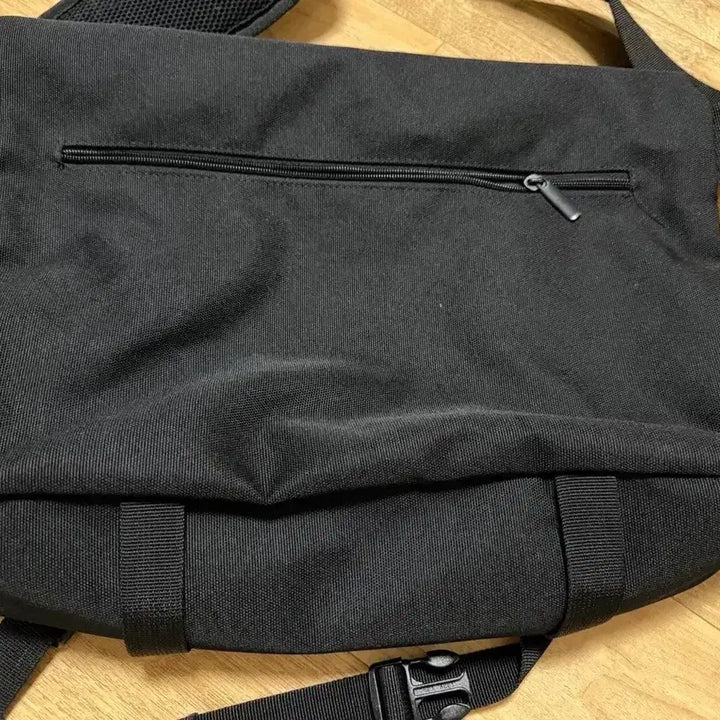 [BUNJANG] T1 Messenger Bag / T1 메신저백