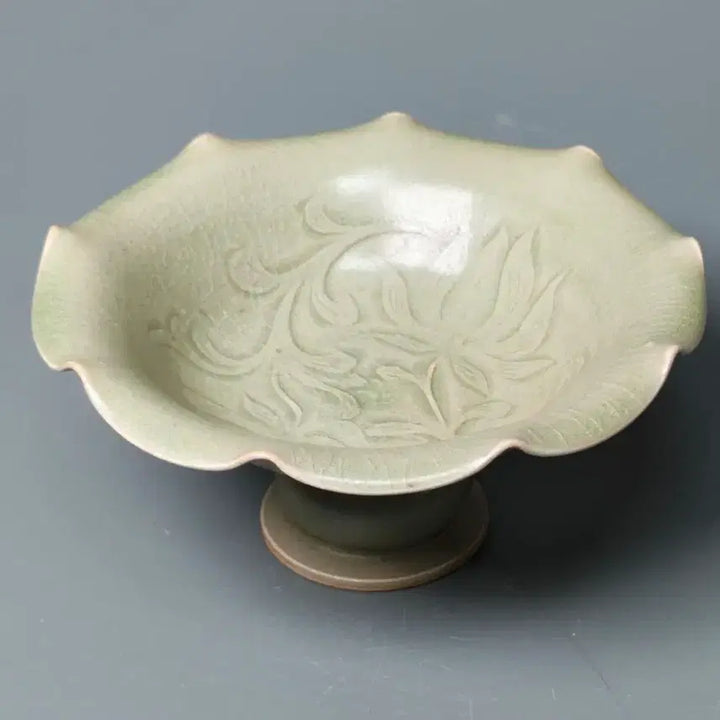 [BUNJANG] Authentic Northern Song Dynasty Yaozhou Kiln Celadon High-Footed Bowl with Lotus Scroll Motif / [진품] 북송 출토품 요주요과 연판화문 고족완 중국도자기 골동품 수집품