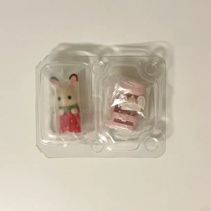 [BUNJANG] Sylvanian Families Dessert Party Blind Bag Strawberry Car / 실바니안 디저트 파티 블라인드백 딸기 자동차
