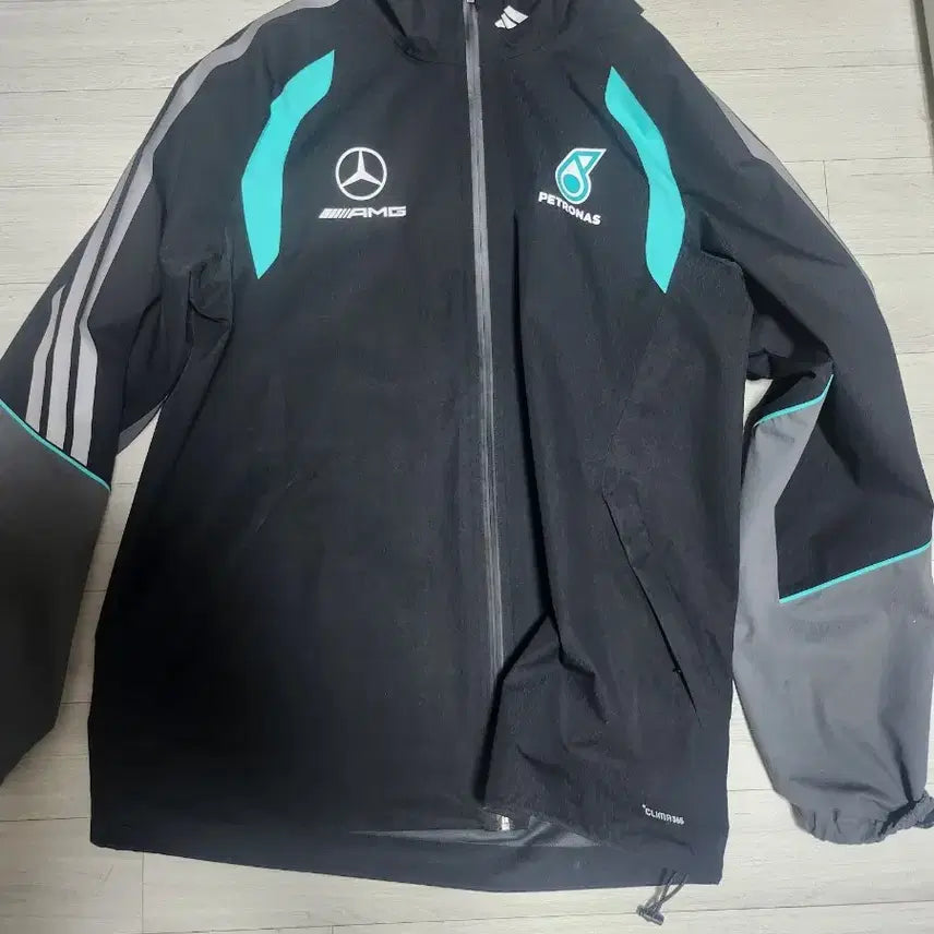 [BUNJANG] Mercedes-AMG Petronas Formula 1 Team Mechanic Rain Jacket XL / 급처) 아디다스 메르세데스 벤츠 F1  바람막이 레인 자켓
