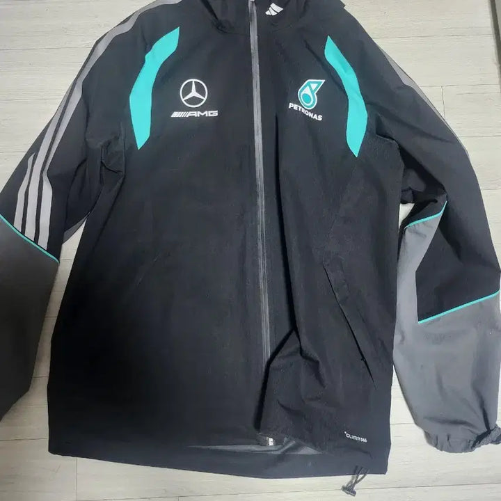 [BUNJANG] Mercedes-AMG Petronas Formula 1 Team Mechanic Rain Jacket XL / 급처) 아디다스 메르세데스 벤츠 F1  바람막이 레인 자켓
