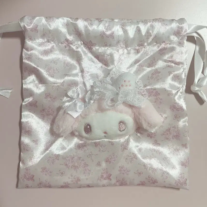 [SOLD OUT] 산리오 마이멜로디 시로이치고 티타임 하얀딸기 페이스 파우치