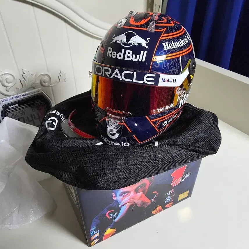 [BUNJANG] Max Verstappen Red Bull 2025 Orange Lion Helmet 1:2 Scale / F1 레드불 막스 베르스타펜 1:2 오렌지 라이언 헬멧 2025 한정판