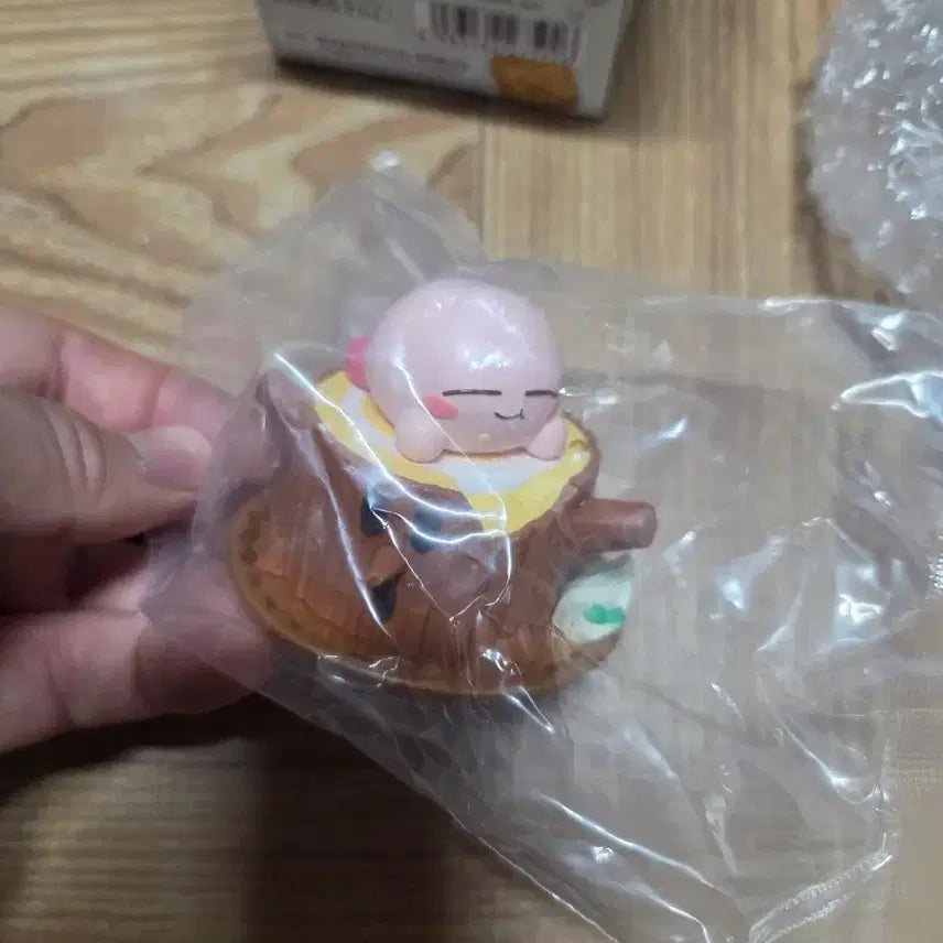 [SOLD OUT] 닌텐도 별의커비 롤케익 커비 피규어팝니다