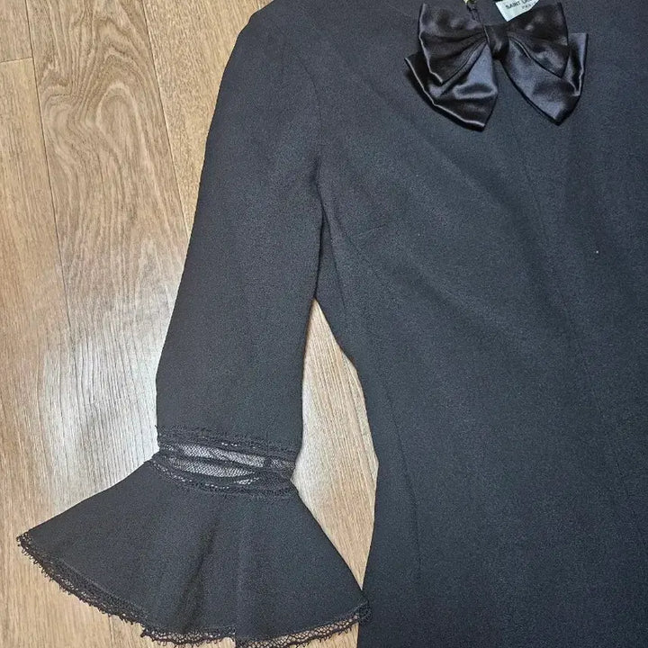 [SOLD OUT] 생 로랑 리본 장식 원피스