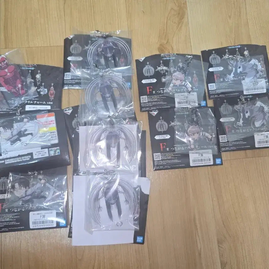 [BUNJANG] Attack on Titan Ichiban Kuji F Prize Acrylic Charm Keychain / 진격의거인 제일복권 F상 아크릴참 키링