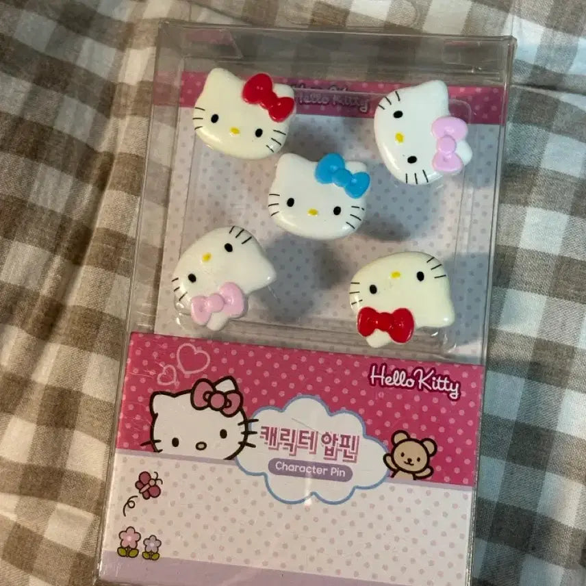 [BUNJANG] Sanrio Hello Kitty Classic Stationery Push Pin Set / 고전문구 헬로키티 캐릭터 압핀 압정 세트