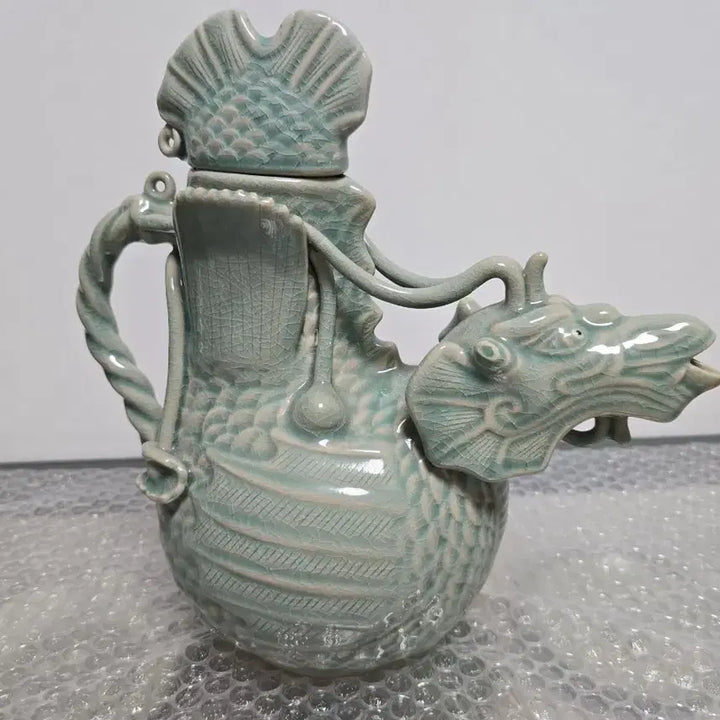 [BUNJANG] Songwolyo Kim Jong-ho Master Goryeo Celadon Dragon-shaped Teapot / 진품 송월요 김종호 명장 고려청자 어룡형 주전자 골동품
