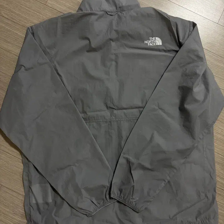 [SOLD OUT] 노스페이스 바람막이