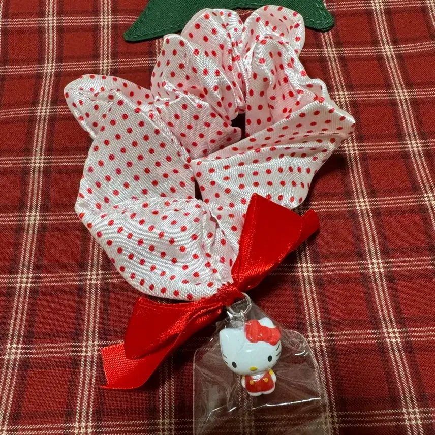 [BUNJANG] Vintage Hello Kitty Hair Tie with Charms / 고전 헬로키티 피규어 곱창 밴드 새상품 판매중