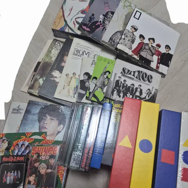 [BUNJANG] SHINee Bundle Set Japanese Albums DVD with Official Photocards / 샤이니 앨범 일괄 판매 양도합니다 일본앨범 dvd 그룹 솔로 포카 포함