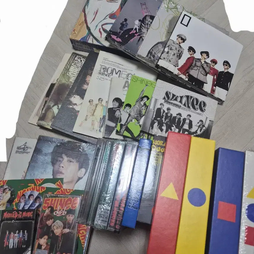 [BUNJANG] SHINee Bundle Set Japanese Albums DVD with Official Photocards / 샤이니 앨범 일괄 판매 양도합니다 일본앨범 dvd 그룹 솔로 포카 포함