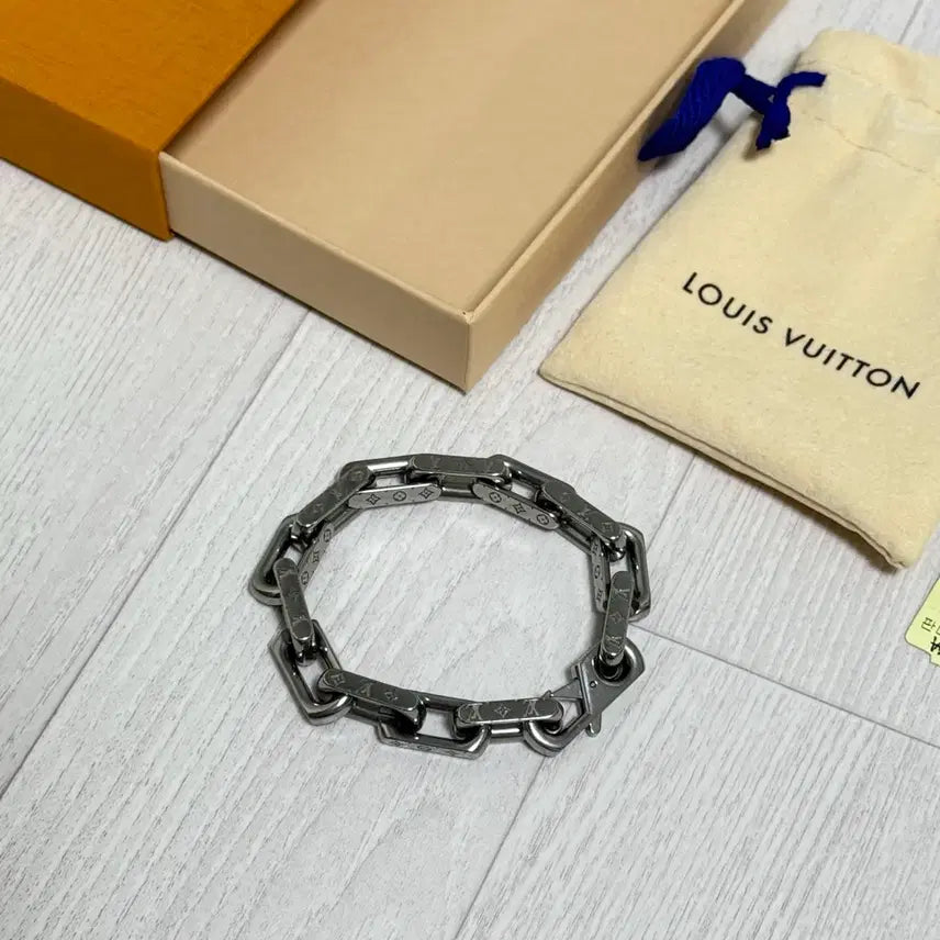[BUNJANG] Louis Vuitton Virgil Abloh Bracelet M / (새상품급)루이비통 버질아블로 팔찌 M