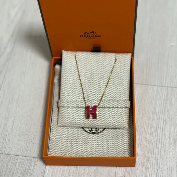 [BUNJANG] Hermes Pop H Necklace Gold Pink / 에르메스 팝아슈 목걸이 골드핑크