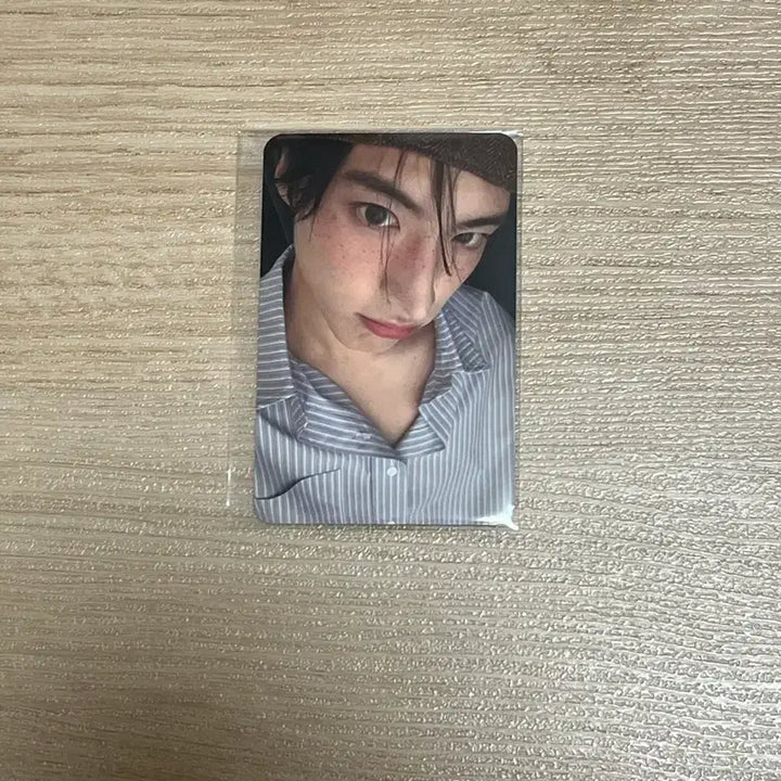 [BUNJANG] The Boyz Eric Almost Blue Photocard / 얼모스트블루 우양산 더보이즈 에릭 포토카드
