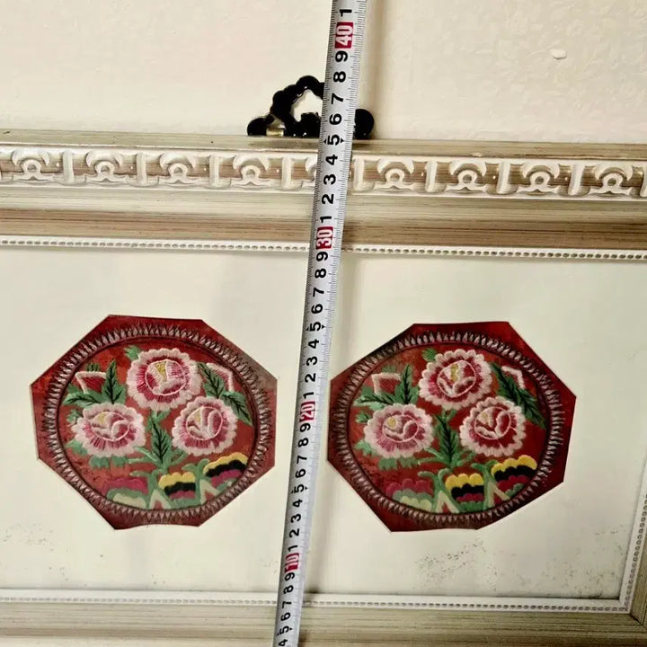 [BUNJANG] Antique Joseon Dynasty Moran Flower Pillow Ornament Embroidery 2-Piece Framed Art / 골동풍 조선 전 모란 꽃 베갯모 자수 2구 액자입니다
