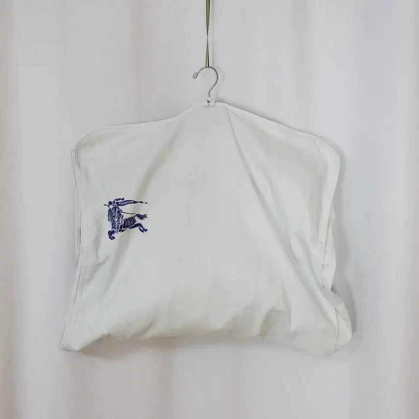 [SOLD OUT] 버버리 가먼트백
