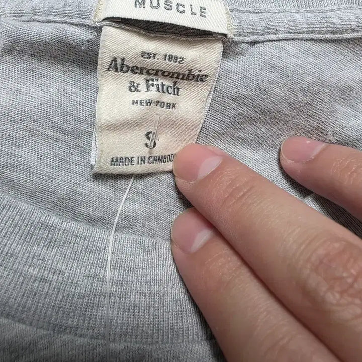 [BUNJANG] Abercrombie Muscle Fit T-Shirt Gray S / (새상품) 아베크롬비 머슬핏 반팔 그레이 티셔츠 (S)