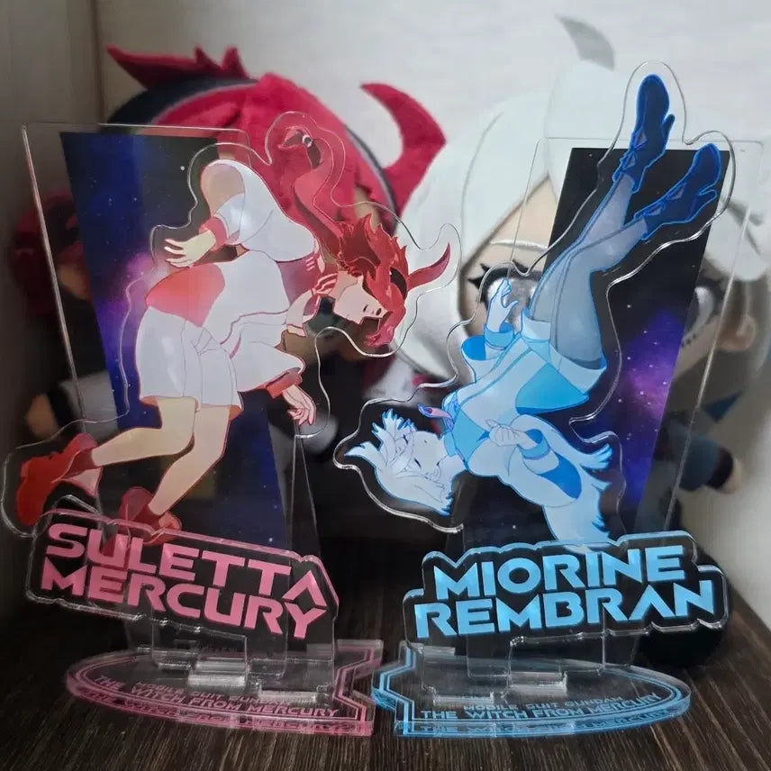 [BUNJANG] Mobile Suit Gundam: The Witch from Mercury Acrylic Stand &amp; Chibi Plush Set / 건담 수성의 마녀 아크릴 스탠드 미오리네 슬레타 치비누이