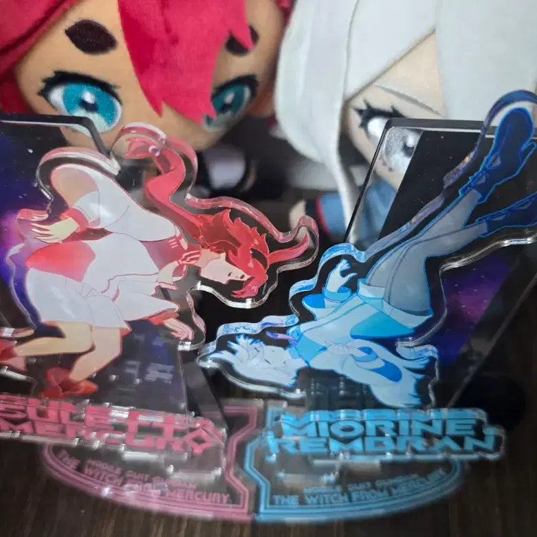 [BUNJANG] Mobile Suit Gundam: The Witch from Mercury Acrylic Stand &amp; Chibi Plush Set / 건담 수성의 마녀 아크릴 스탠드 미오리네 슬레타 치비누이