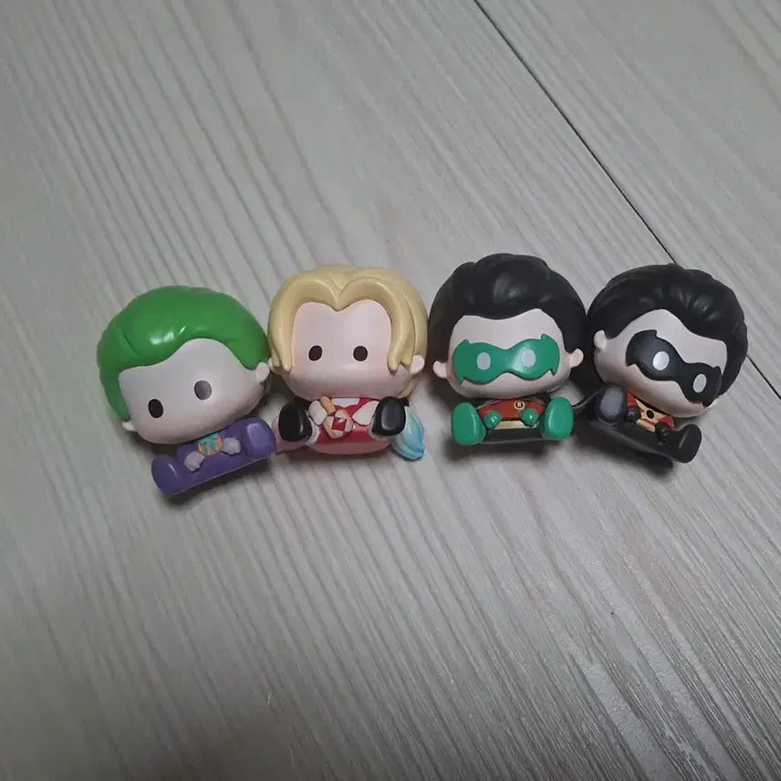 [BUNJANG] DC Comics Batman Robin Red Robin Joker Mini Figure / dc코믹스 배트맨 suplay 로빈 레드로빈 조커 미니 피규어