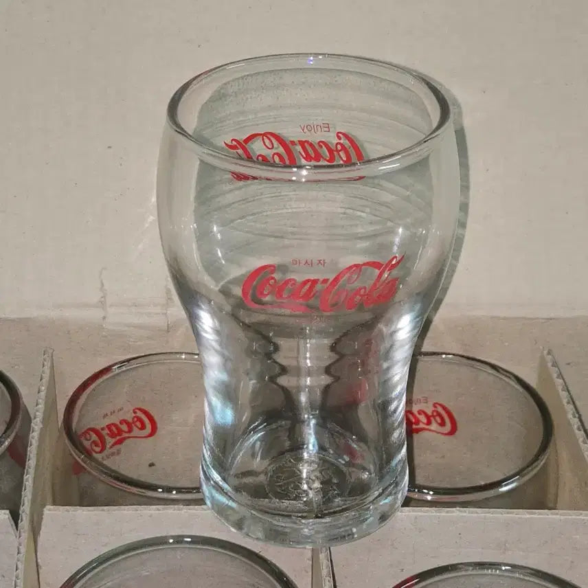 [BUNJANG] 1980s Retro Coca-Cola Unused Glass Set (10 Pieces) / 1980년대 레트로 코카콜라 미사용 유리잔.즐겨요 코카콜라10개 1박스