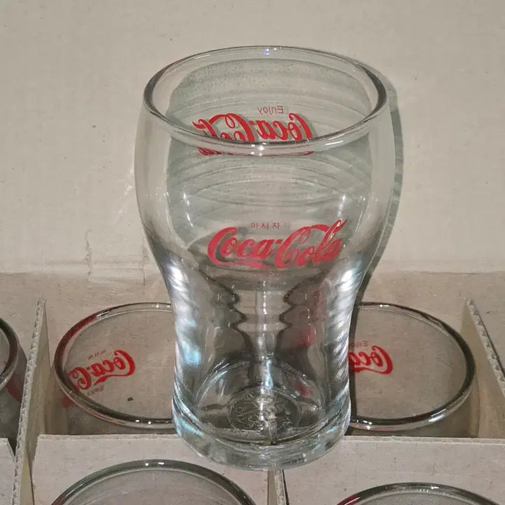 [BUNJANG] 1980s Retro Coca-Cola Unused Glass Set (10 Pieces) / 1980년대 레트로 코카콜라 미사용 유리잔.즐겨요 코카콜라10개 1박스