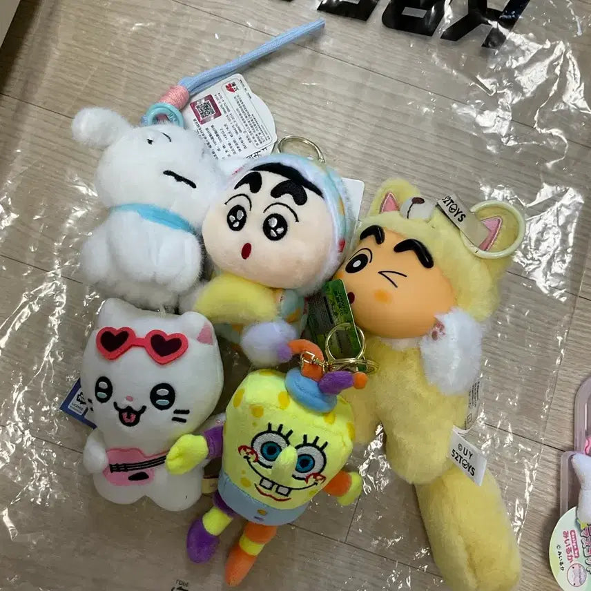 [BUNJANG] Crayon Shin-chan, SpongeBob SquarePants, Choonsik Character Plush Doll Bundle Set with Keyring / 짱구, 스폰지밥, 춘식이 인형 양도