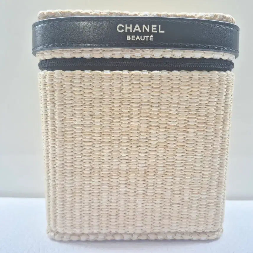 [BUNJANG] Chanel Summer Essentials Set Rattan Pouch / [한정판 미사용 새상품] 샤넬 썸머 에센셜 세트 라탄 파우치