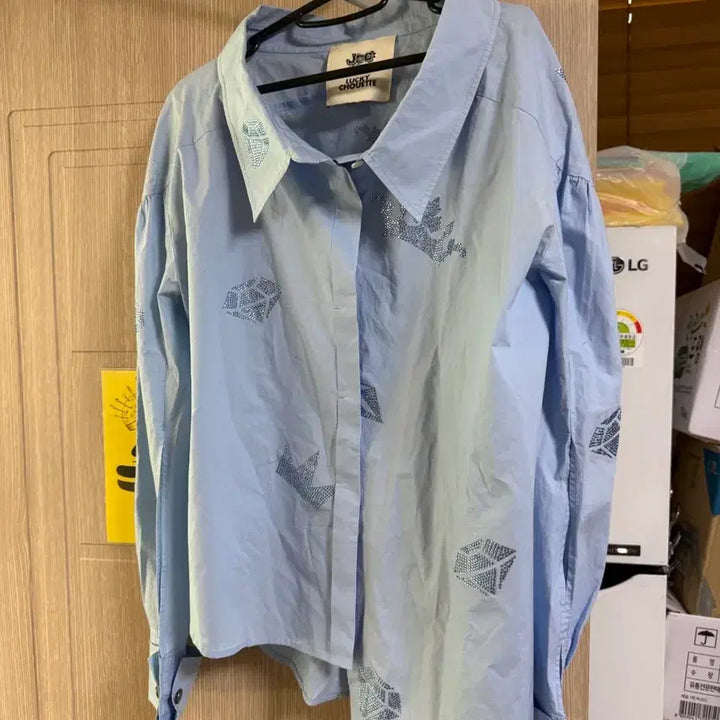 [BUNJANG] Lucky Chouette Blue Shirt with Bead Embellishment and Asymmetrical Hem - One Size / 럭키슈에뜨 파란색 셔츠 남방 비즈 포인트 언발란스 프리 사이즈