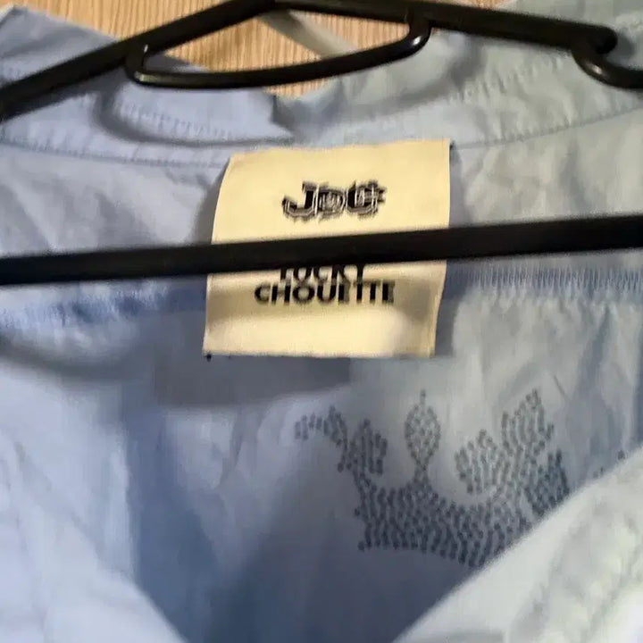 [BUNJANG] Lucky Chouette Blue Shirt with Bead Embellishment and Asymmetrical Hem - One Size / 럭키슈에뜨 파란색 셔츠 남방 비즈 포인트 언발란스 프리 사이즈