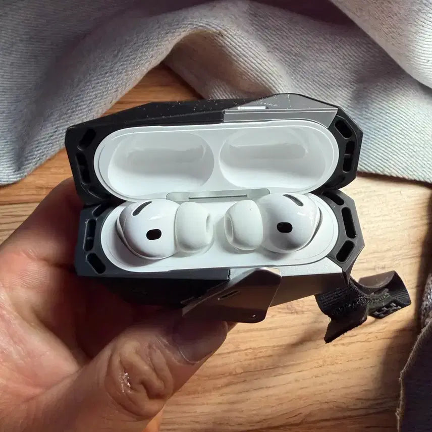 [BUNJANG] Apple AirPods Pro 3rd Gen (Sealed) / [정품]에어팟 프로3(일주일전 구매)