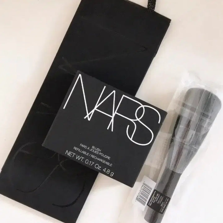 [BUNJANG] NARS Thrill Blush + Mini Brush Set / [백화점 새상품] NEW 나스 블러셔 스릴 블러쉬 + 브러쉬