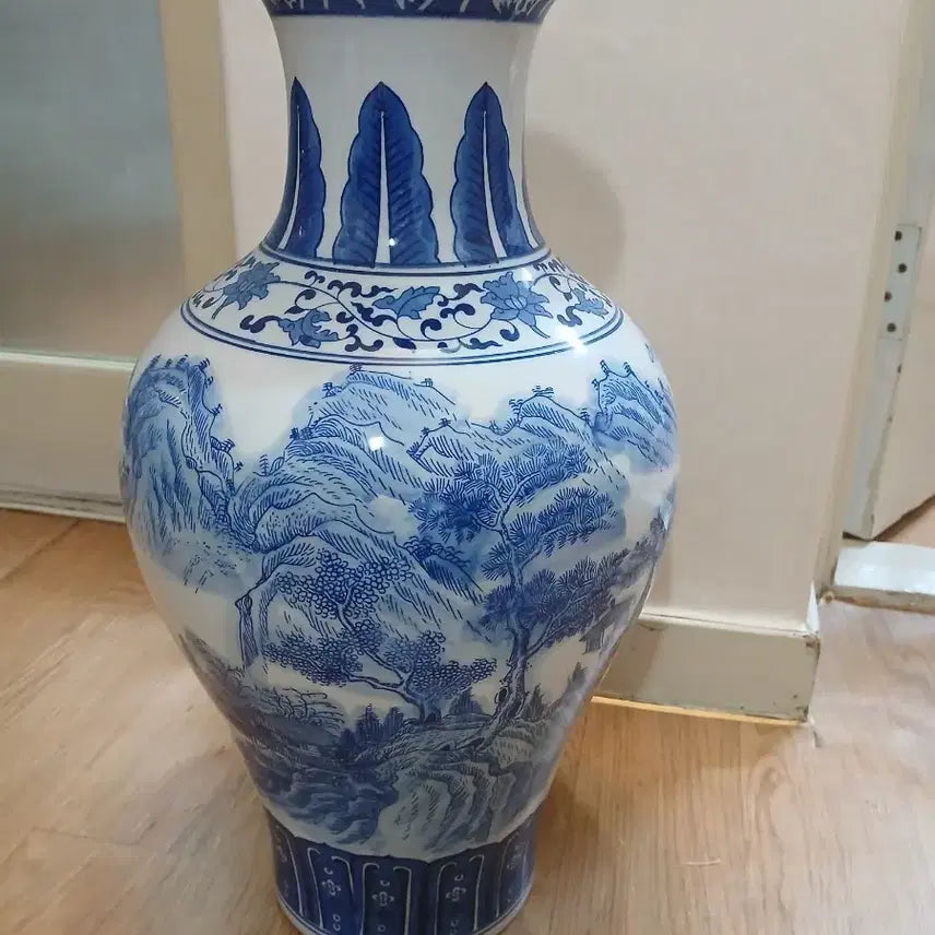 [BUNJANG] Blue and White Porcelain Vase (1959) / 청화 백자