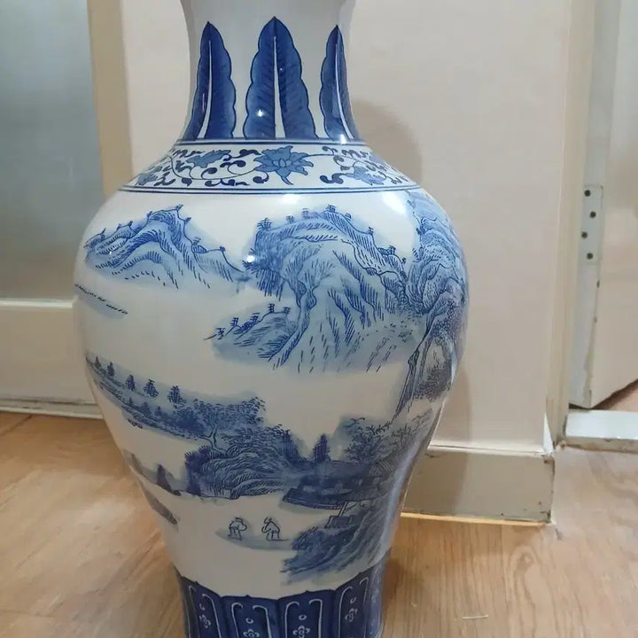 [BUNJANG] Blue and White Porcelain Vase (1959) / 청화 백자