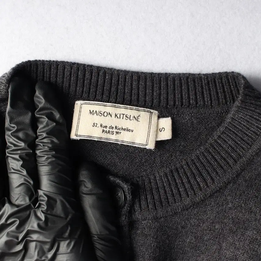 [BUNJANG] Maison Kitsuné 21FW Fox Head Patch Wool Round Neck Cardigan / 메종키츠네 21FW 폭스헤드 패치 울 라운드넥 가디건