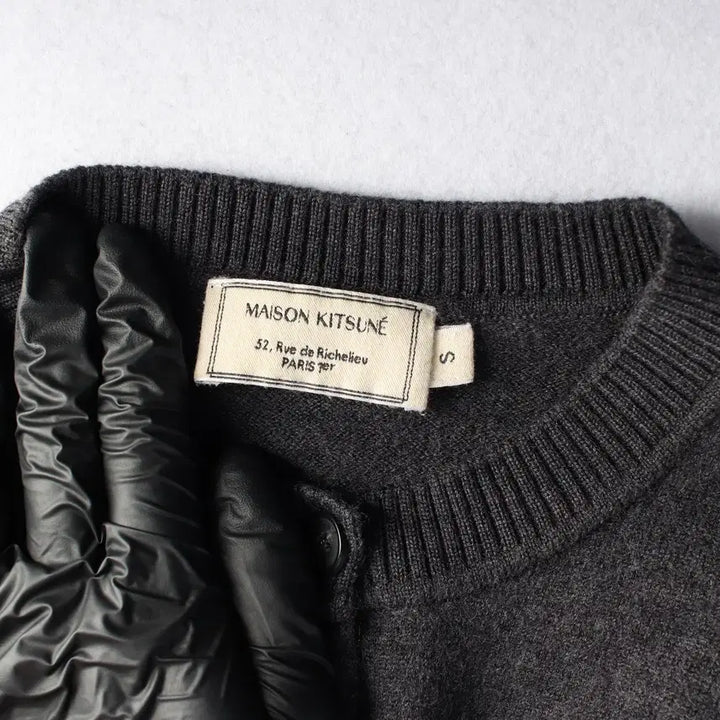 [BUNJANG] Maison Kitsuné 21FW Fox Head Patch Wool Round Neck Cardigan / 메종키츠네 21FW 폭스헤드 패치 울 라운드넥 가디건