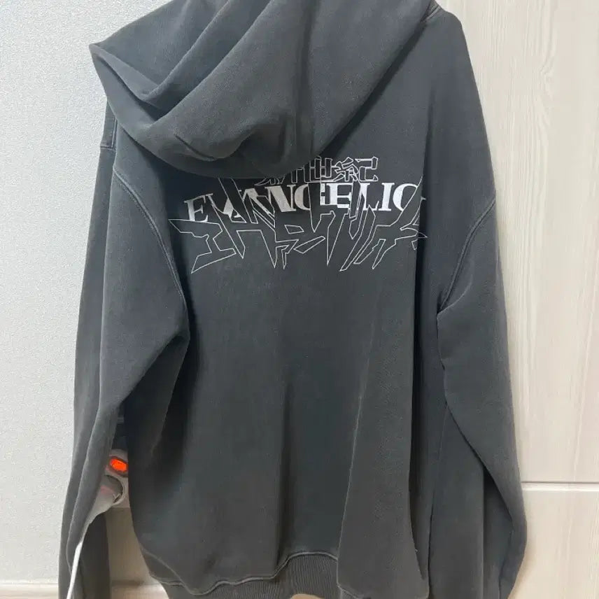 [BUNJANG] Mahagrid x Evangelion Unit-01 Hoodie Charcoal M / 에반게리온 마하그리드 초호기 후드티 챠콜 M사이즈 옷