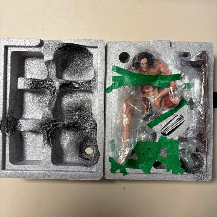 [BUNJANG] One Piece Bathhouse Kuzan Limited Edition Resin Figure / 원피스 목욕탕 쿠잔 한정판 레진피규어 판매합니다
