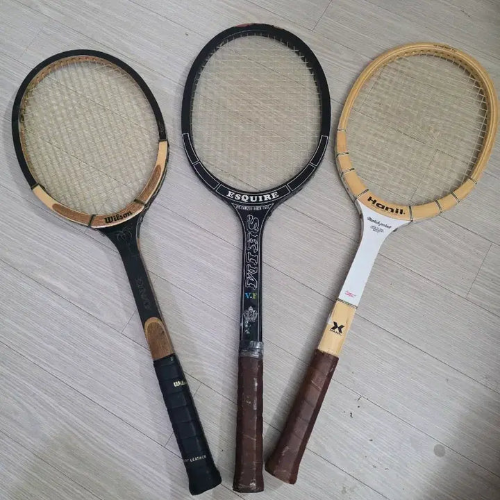 [BUNJANG] Vintage Wooden Tennis Racket - Collectible &amp; Interior Prop / 빈티지 우드 테니스라켓 수집 인테리어 소품