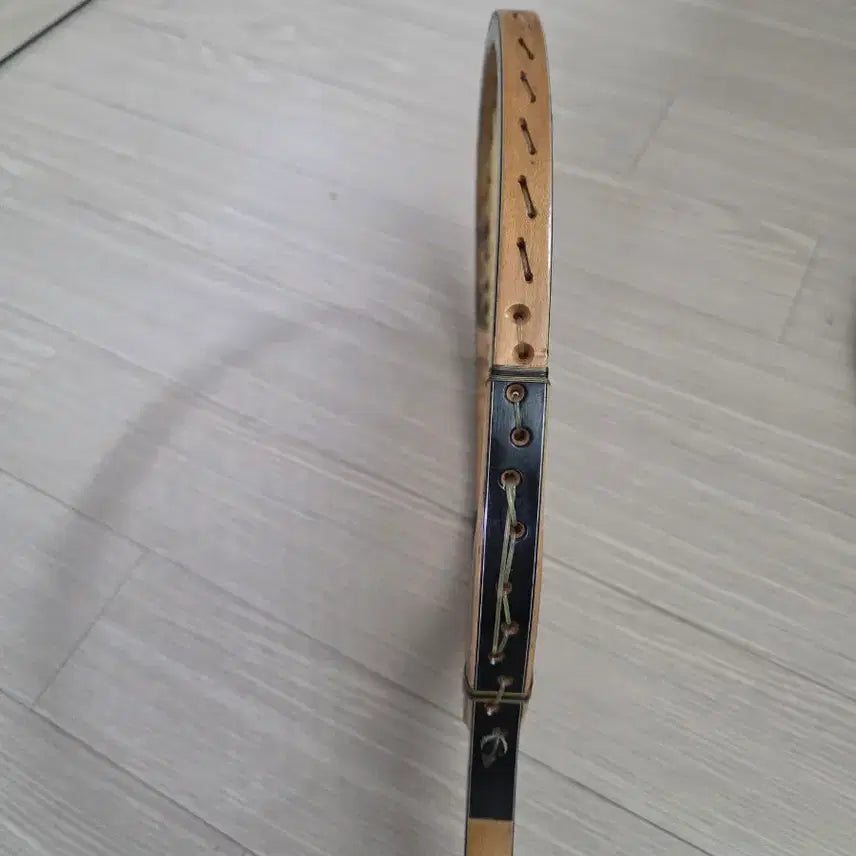[BUNJANG] Vintage Wooden Tennis Racket - Collectible &amp; Interior Prop / 빈티지 우드 테니스라켓 수집 인테리어 소품